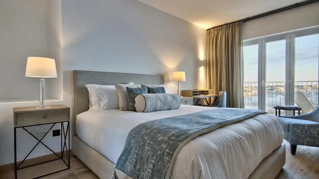 66 Saint Paul s Hotel