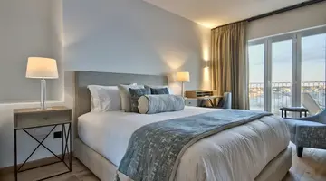 66 Saint Paul s Hotel