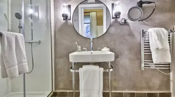 66 Saint Paul s Hotel