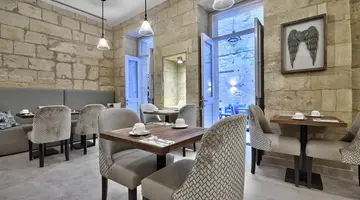 66 Saint Paul s Hotel