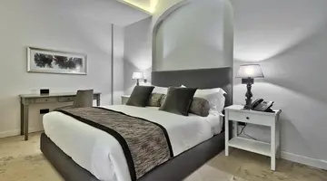 66 Saint Paul s Hotel