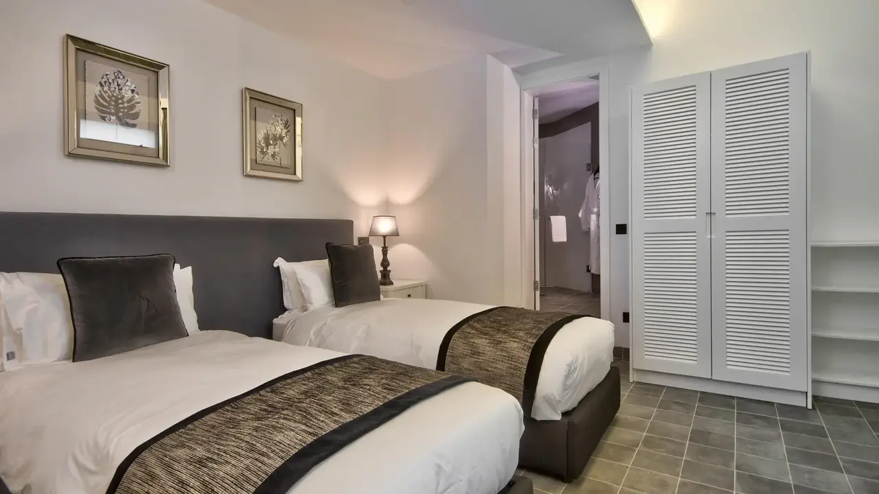 66 Saint Paul s Hotel