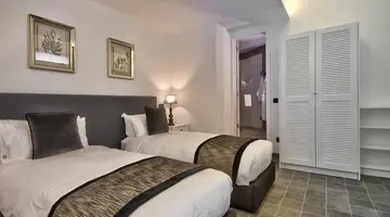 66 Saint Paul s Hotel