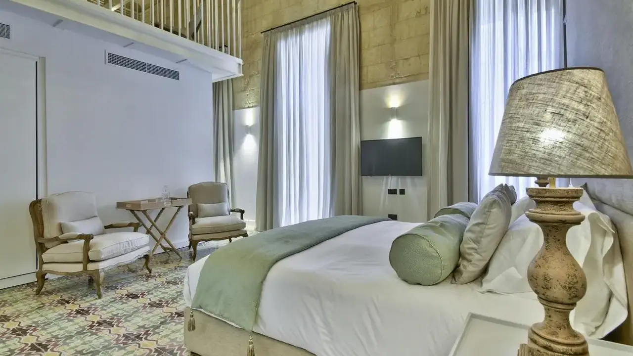 66 Saint Paul s Hotel