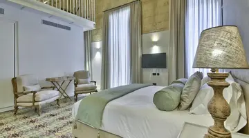 66 Saint Paul s Hotel
