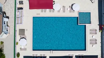 A Hotel Side