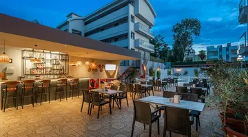 A Hotel Side