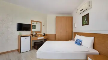 A Hotel Side