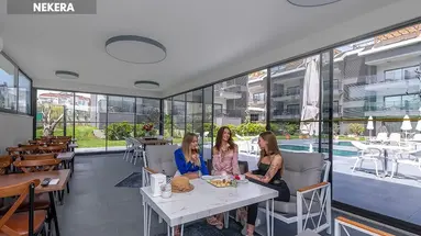 A SUITE SIDE