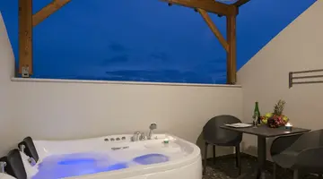 A Suite Side