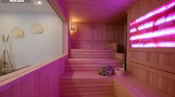 A SUITE SIDE