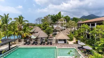 Aana Resort & Spa