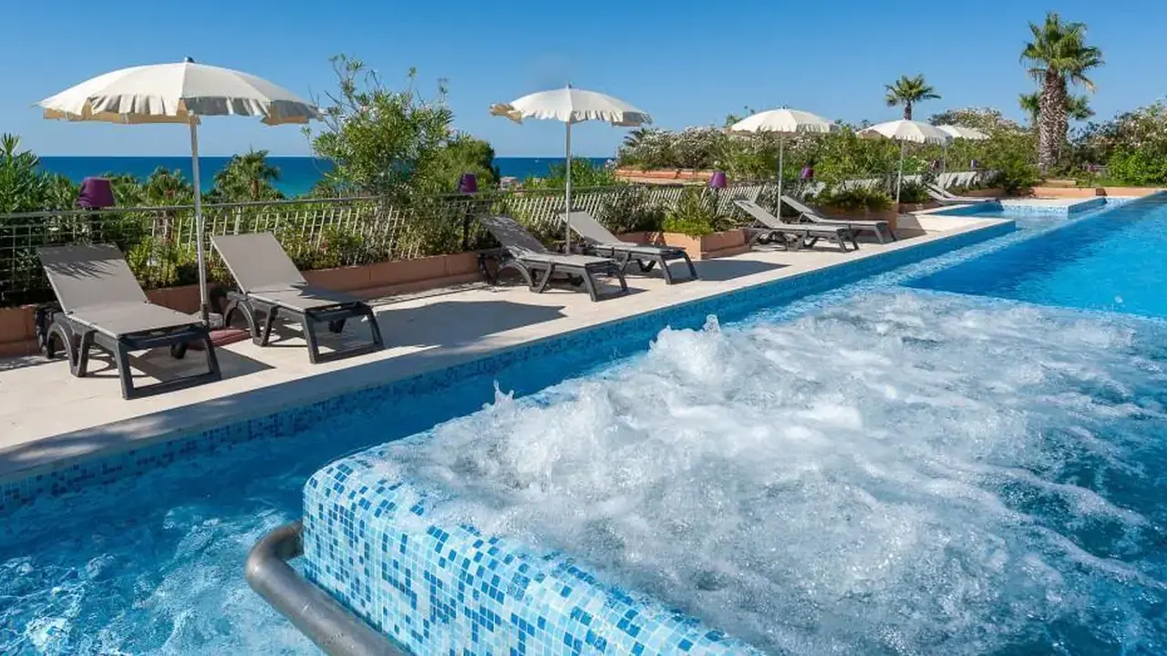 Acacia Resort