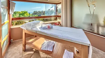 Acacia Resort