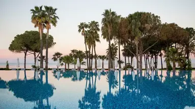 Acanthus Cennet Barut Collection