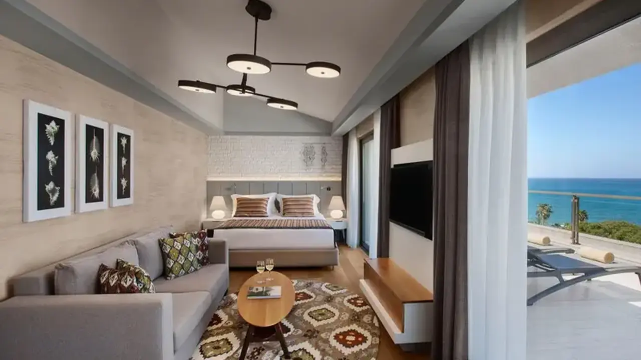 Acanthus & Cennet Barut Collection