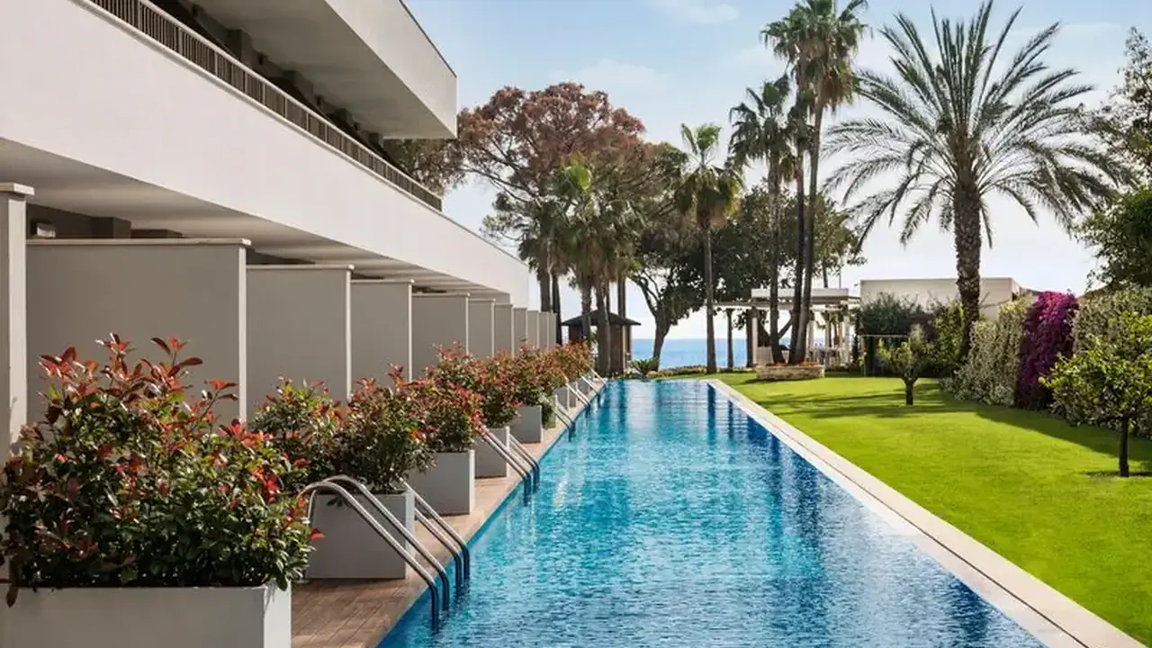 Acanthus & Cennet Barut Collection