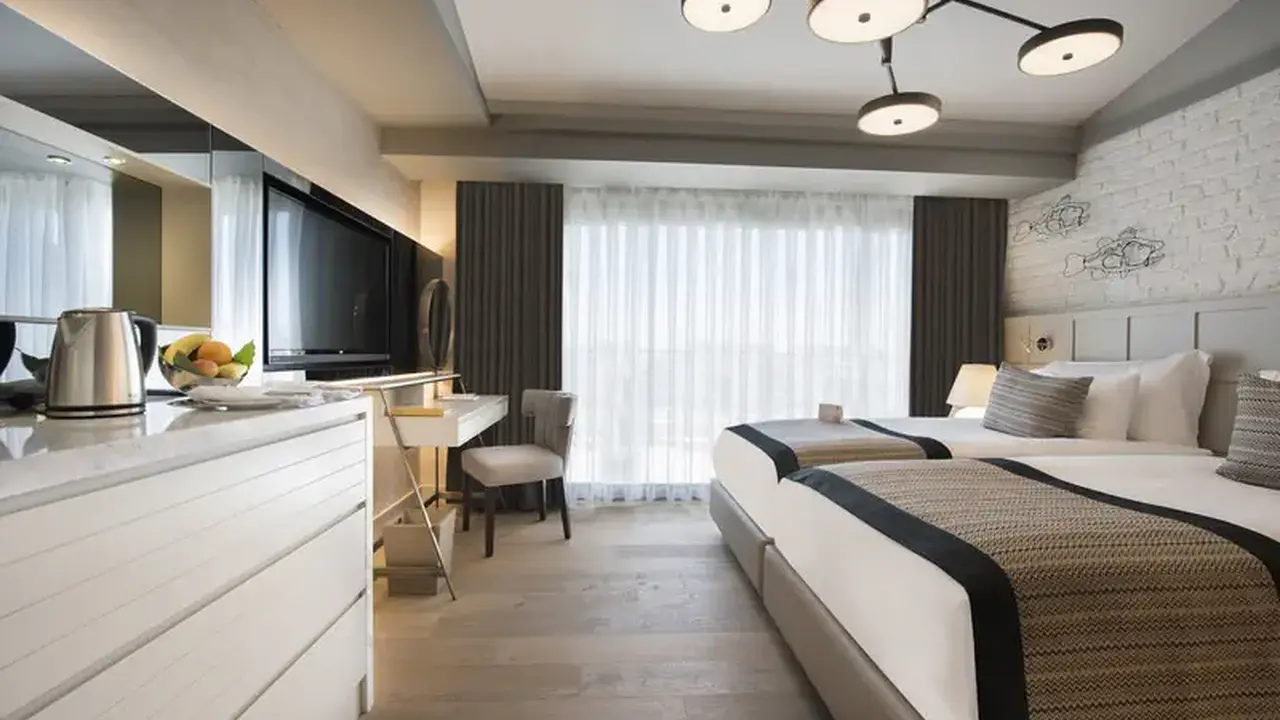 Acanthus & Cennet Barut Collection