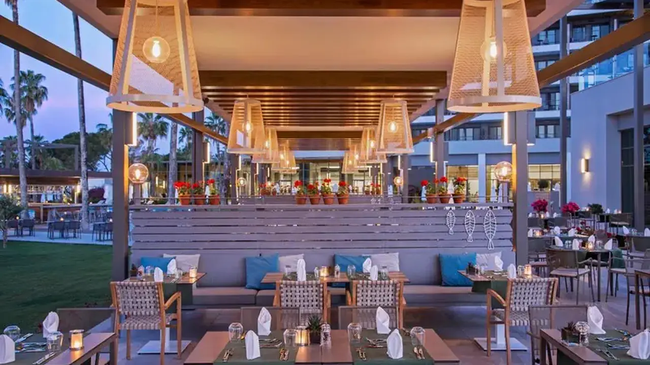 Acanthus & Cennet Barut Collection