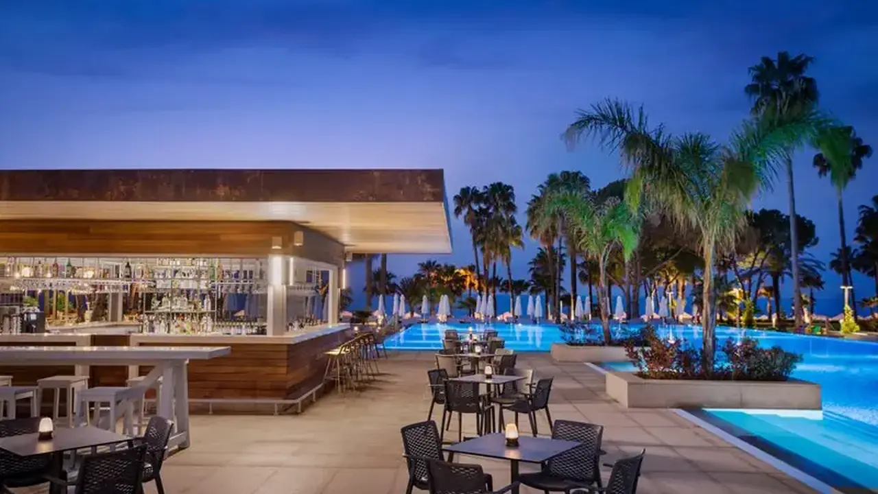 Acanthus & Cennet Barut Collection