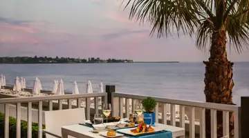 Acanthus Cennet Barut Collection