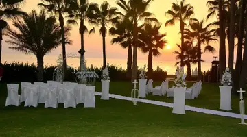 Acanthus Cennet Barut Collection