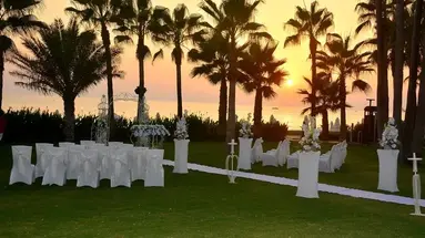 Acanthus Cennet Barut Collection