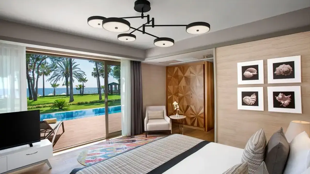 Acanthus & Cennet Barut Collection