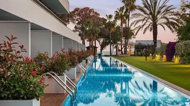 Acanthus Cennet Barut Collection