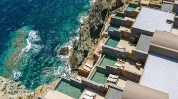 ACRO SUITES ADULTS ONLY 16+