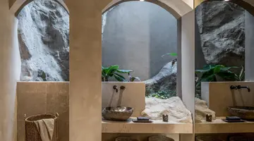 ACRO SUITES