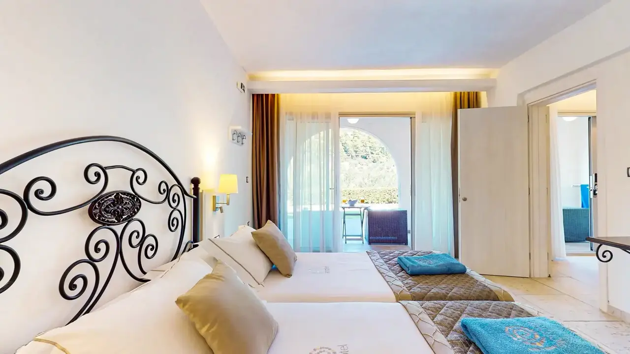 Acrotel Athena Residence