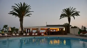 Adams Beach Hotel D
