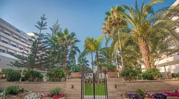Adams Beach Hotel D