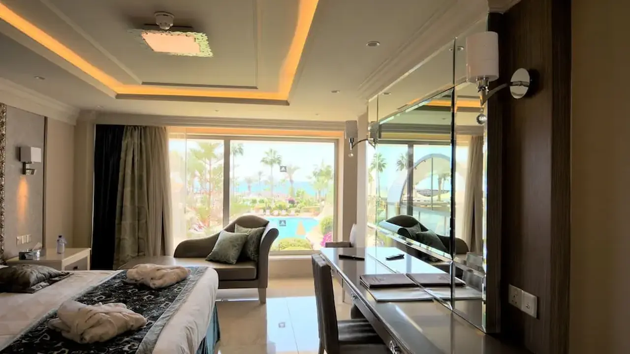 Adams Beach Hotel & Spa