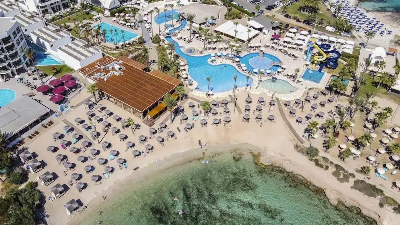 Adams Beach Hotel & Spa