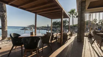 Adams Beach Hotel & Spa