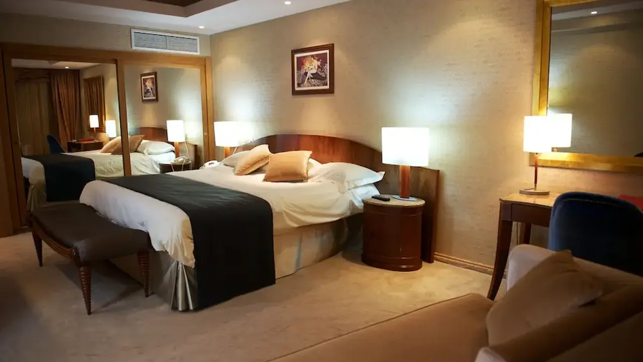 Adams Beach Hotel & Spa