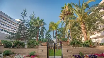 Adams Beach Hotel & Spa