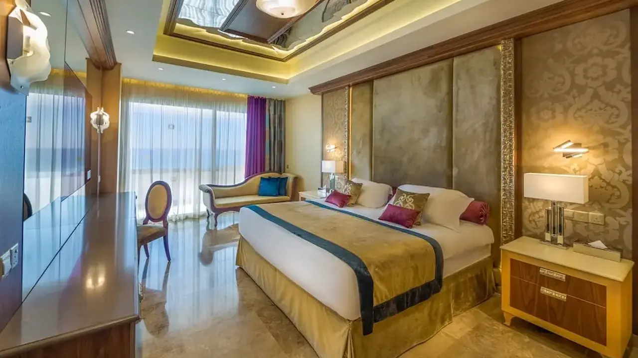 Adams Beach Hotel & Spa