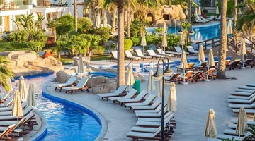 Adams Beach Hotel & Spa