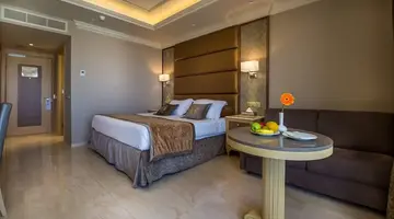 Adams Beach Hotel & Spa