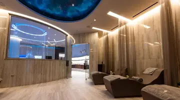 ADAMS BEACH HOTEL