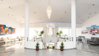 Adelais Bay Hotel