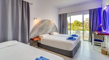 Adelais Bay Hotel
