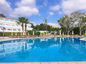 Adelais Bay Hotel