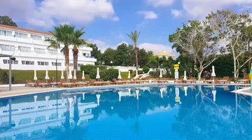 Adelais Bay Hotel