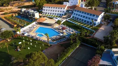 Adelais Bay Hotel