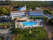 Adelais Bay Hotel