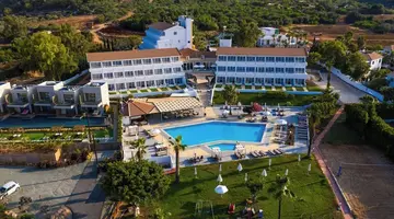 Adelais Bay Hotel